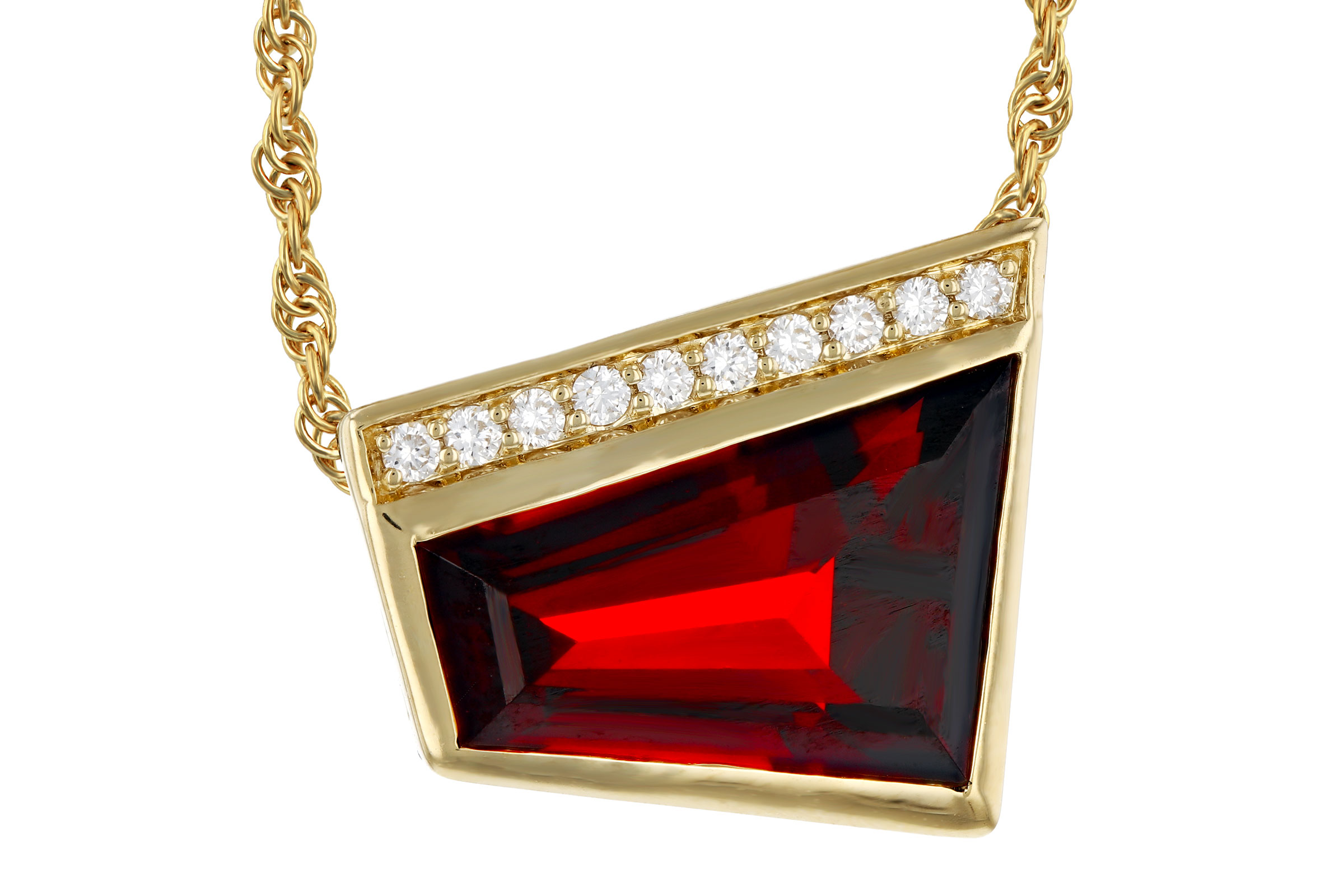 A302-75154: NECKLACE 3.92 GARNET 4.00 TGW