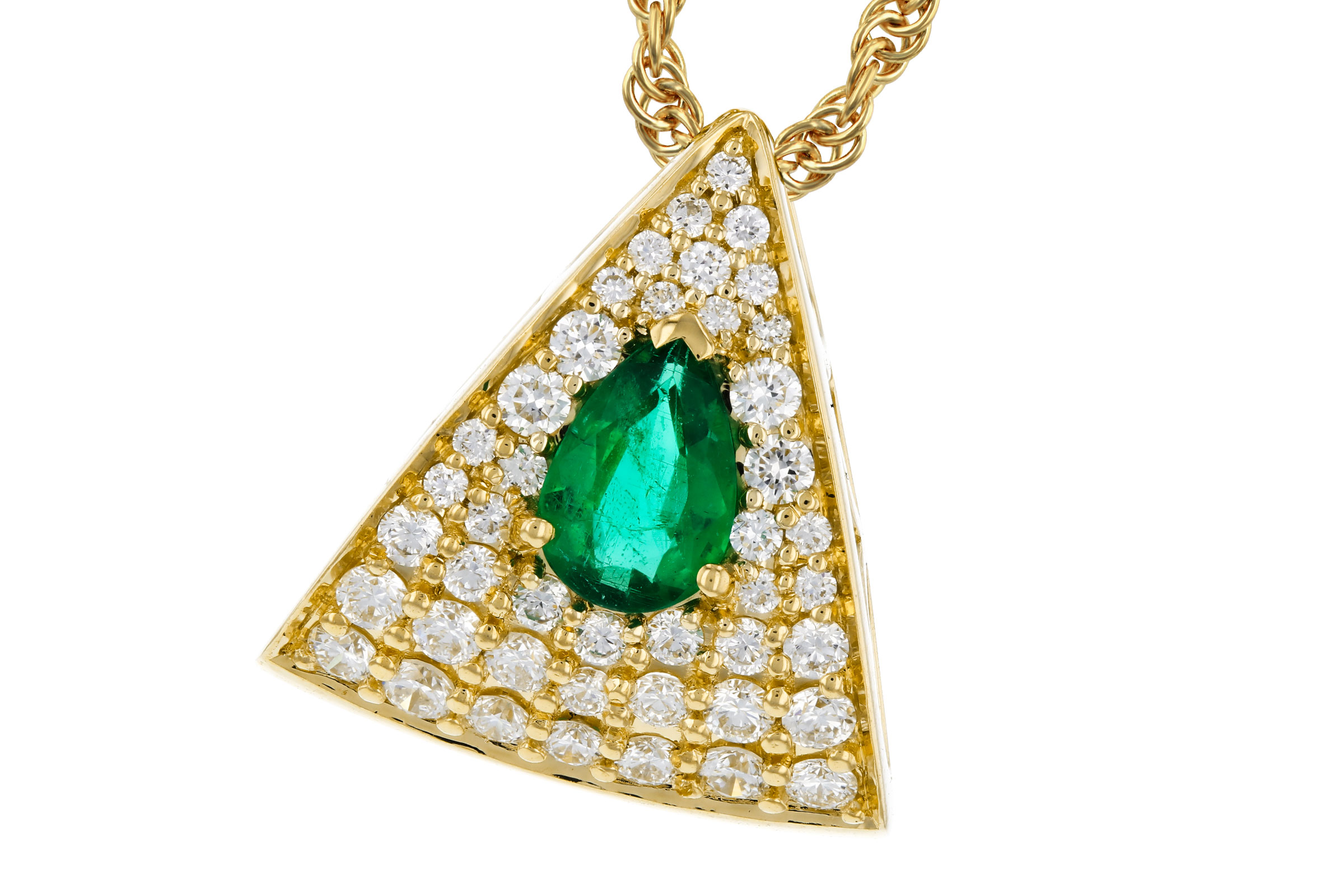 E302-75163: NECKLACE .26 EMERALD .60 TGW (6x4MM EM)