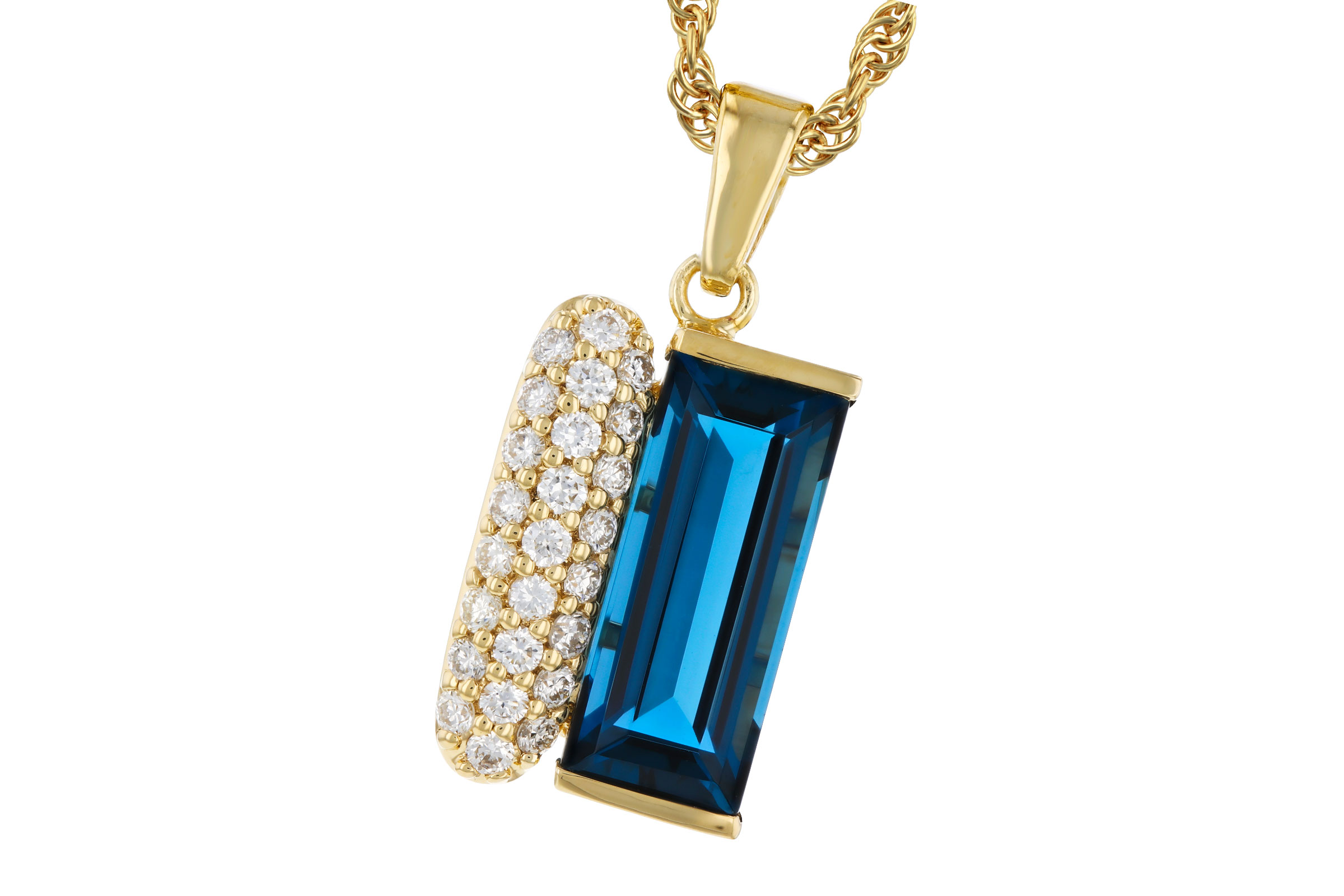 K302-75126: NECK 2.67 LONDON BLUE TOPAZ 2.92 TGW (12x5MM BT)